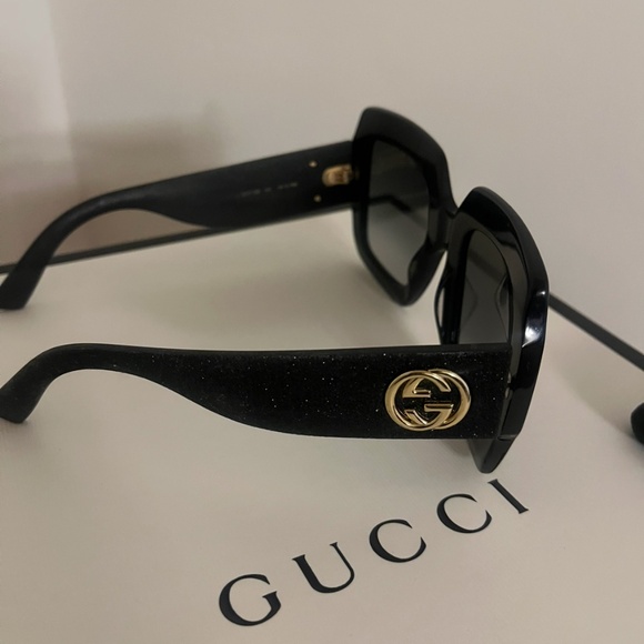 Gucci Women's Black Square Framed Sunglasses - Picture 3 of 5